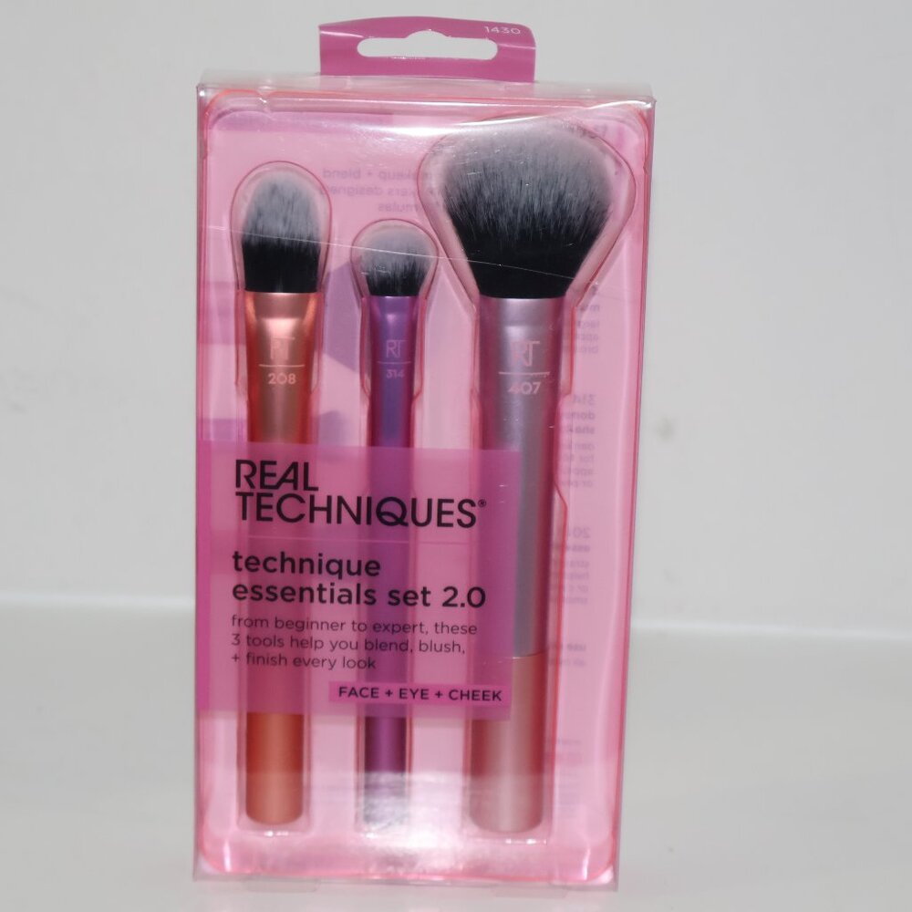 Real Techniques Technique Essentials Set 2.0 Makeup Brushes